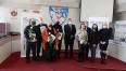 Stypendyści 2021 na wspólnym zdjęciu z Prezydentem Miasta Koszalina