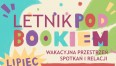 Letnik pod Bookiem Na tle w kolorze błękitu, beżu i zieleni widnieje kolorowy napis "Letnik pod Bookiem"