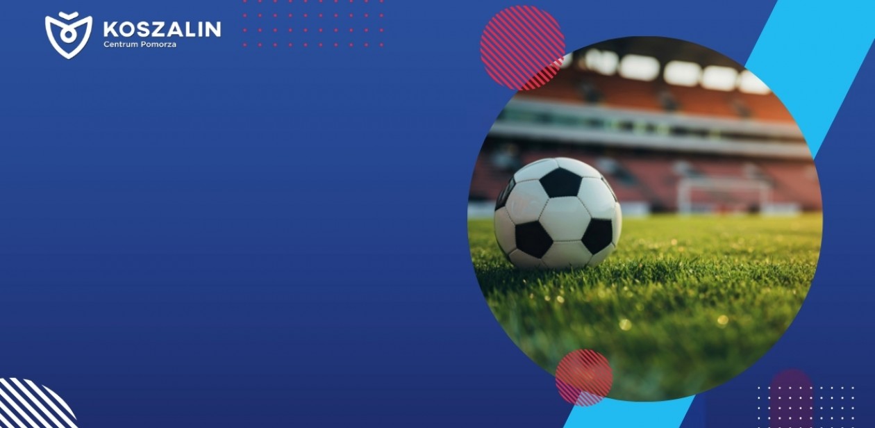 Na grafice znajduje się piłka na boisku