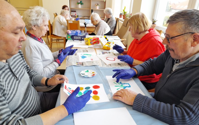 Seniorzy z Dziennego Domu Pogodna Jesień "Senior+ " przy ul. Teligi 4 w Koszalinie 