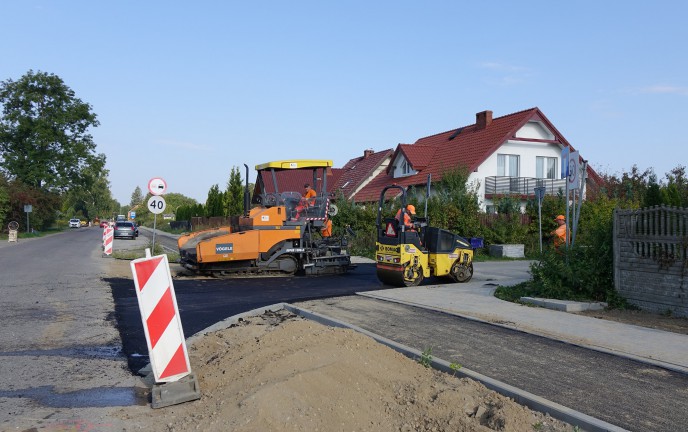 Na zdjęciu remontowana ul. Dzierżęcińska w Koszalinie