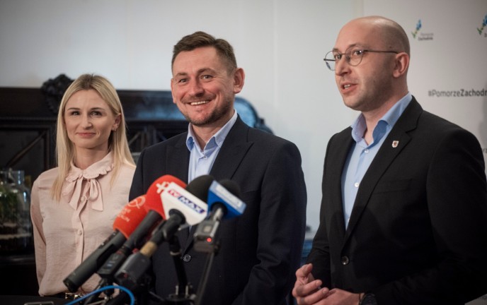 konferencja prasowa ws. teatru
