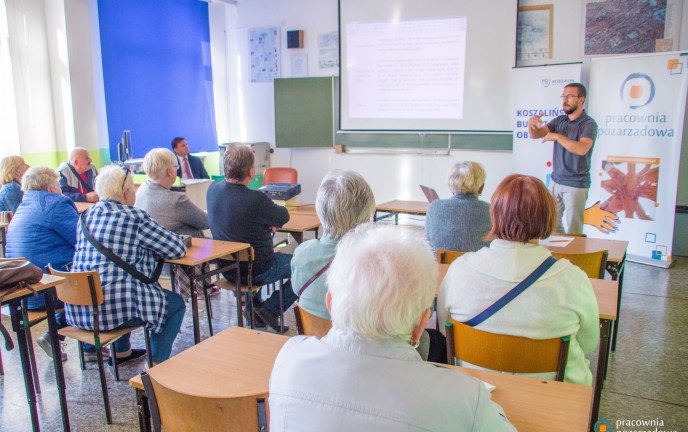 zdjęcie przedstawia osoby uczestniczące w spotkaniu