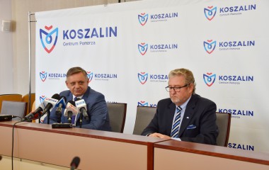 Na zdjęciu znajduje się Prezydent Piotr Jedliński wraz z Zastępcą Prezydenta Przemysławem Krzyżanowskim