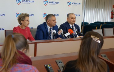 Na zdjęciu Prezydent Miasta, rektor Politechnik Koszalińskiej