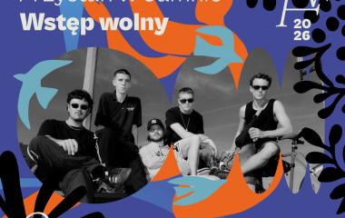 Koncert Omasta w ramach Good Vibe Festival 2026 Zdjęcie przedstawia 5 mężczyzn na tle abstrakcyjnych wzorów w kolorze fioletu, pomarańczy i błękitu.