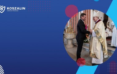 Na grafice znajduje się PREZYDENT Z BISKUPEM